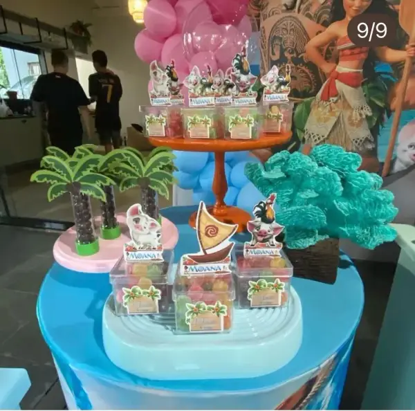 Kits de caixinhas acrílicas e tubetes Moana personalizados - Profissional Print